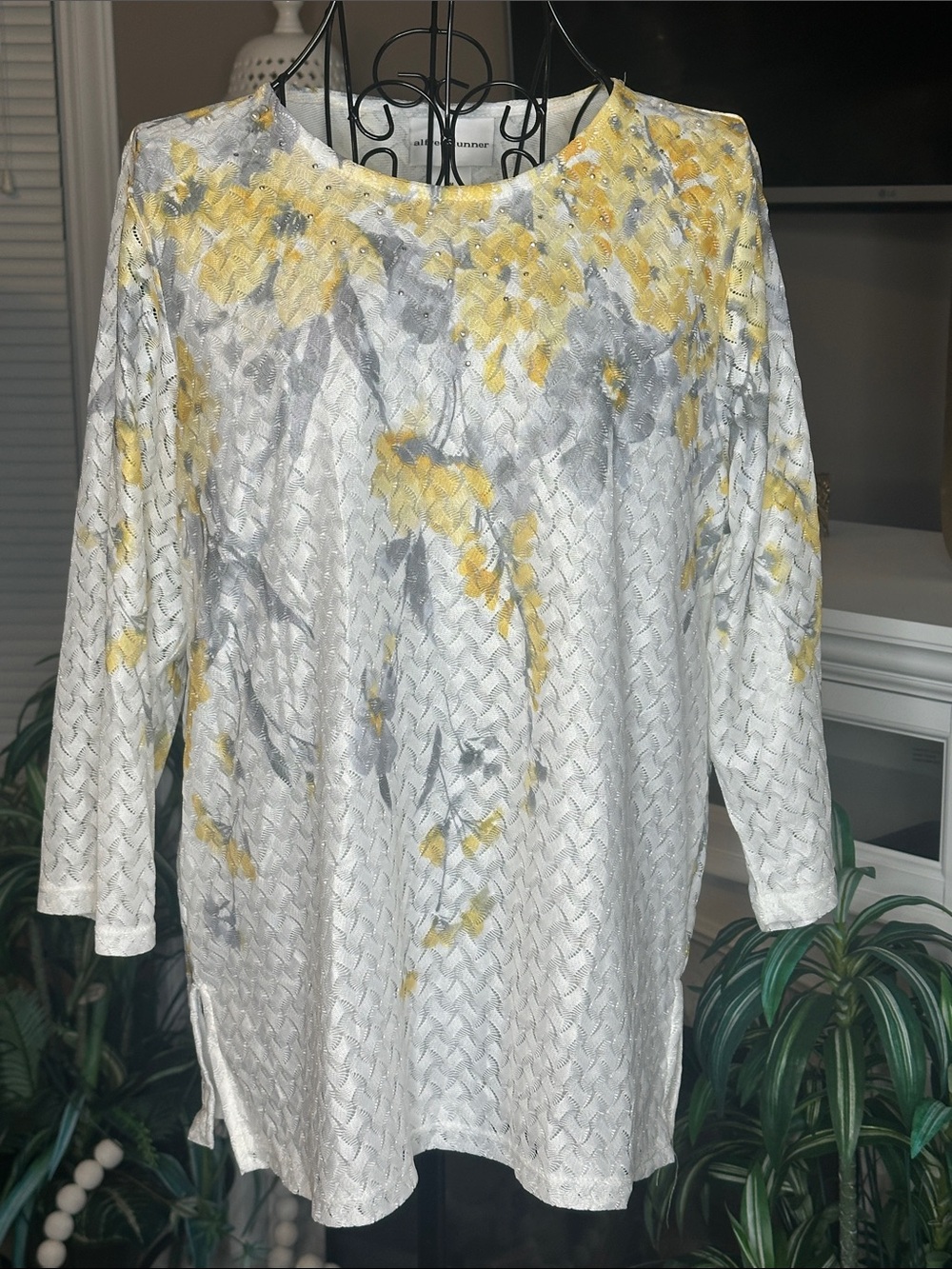 Alfred Dunner White Tunic with Yellow & Gray Floral Wash